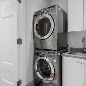 Brookdale Ave Photo 16